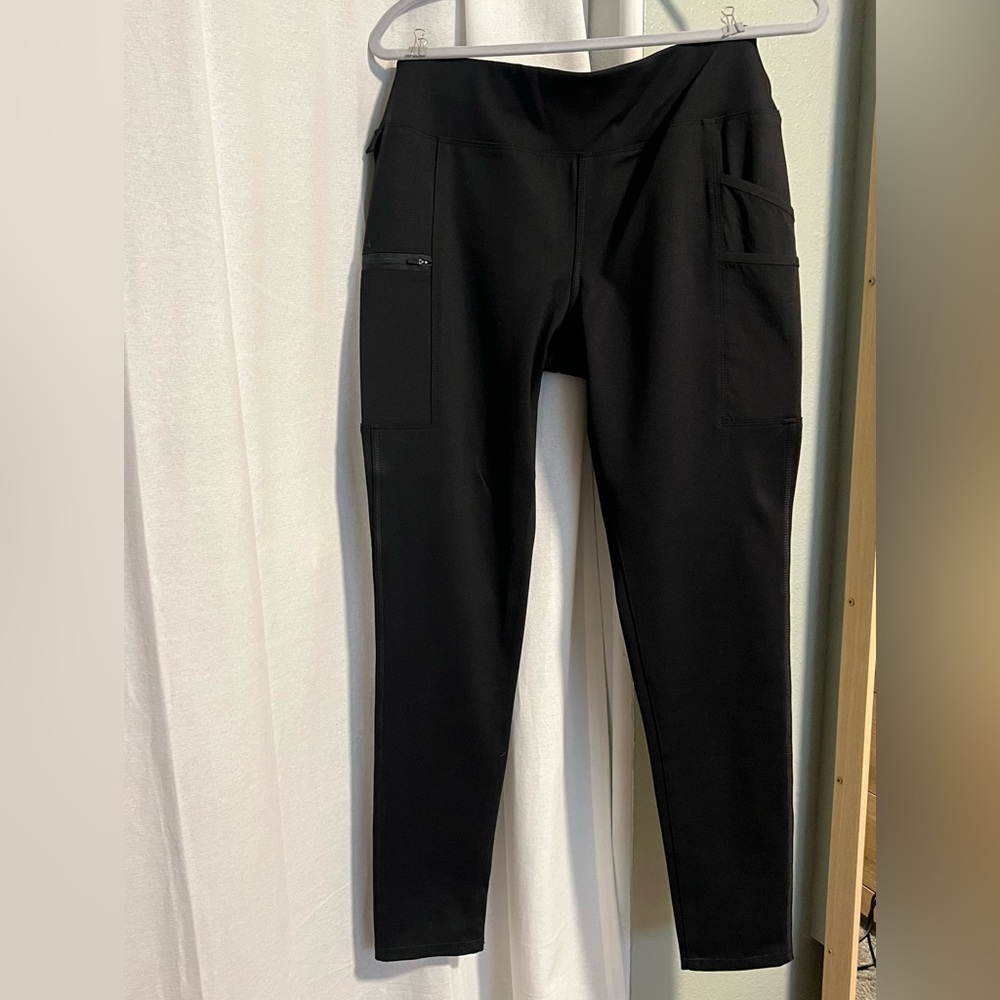 Women’s Carhartt Cargo Leggings size medium